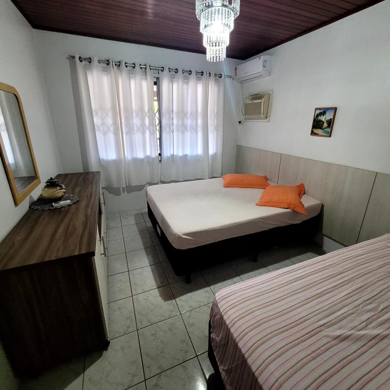 Bombinhas Brasil Residence II Guest House No Centro Exteriör bild